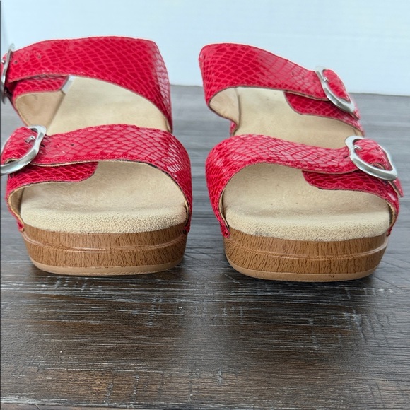 Dansko Sophie Women's Red Leather Snake Two Strap Sandal Size 7.5 EU 38 Comfort - Picture 3 of 10
